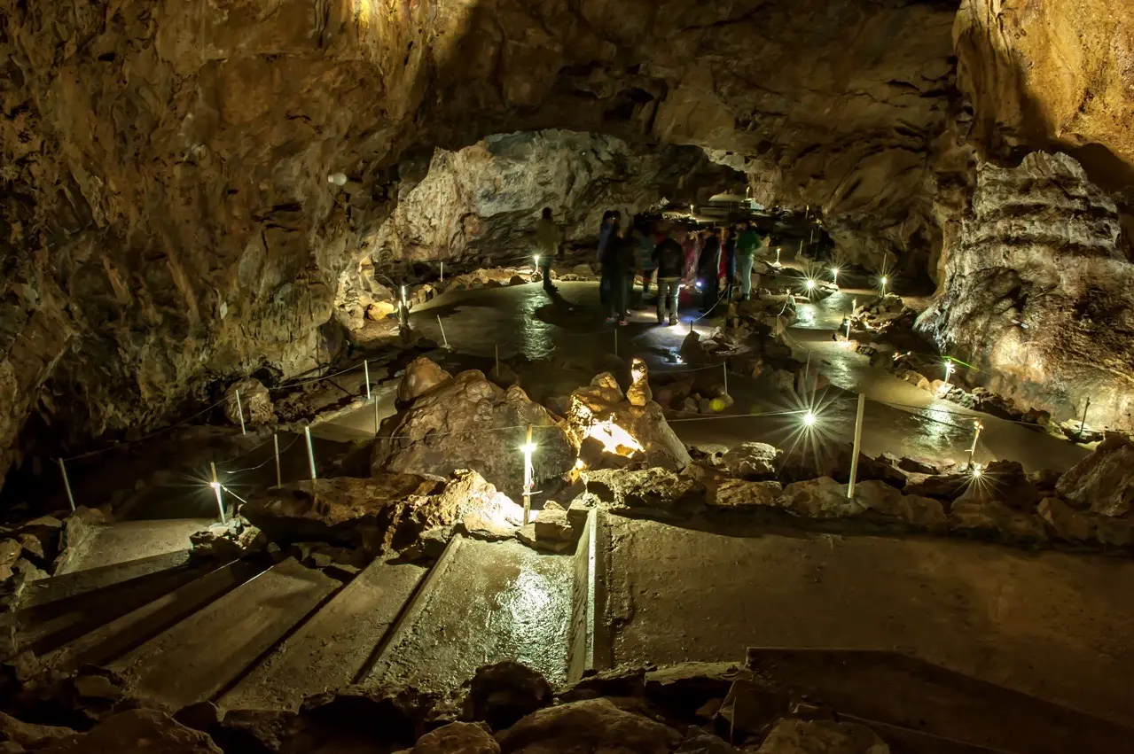 Посещение Караульной пещеры