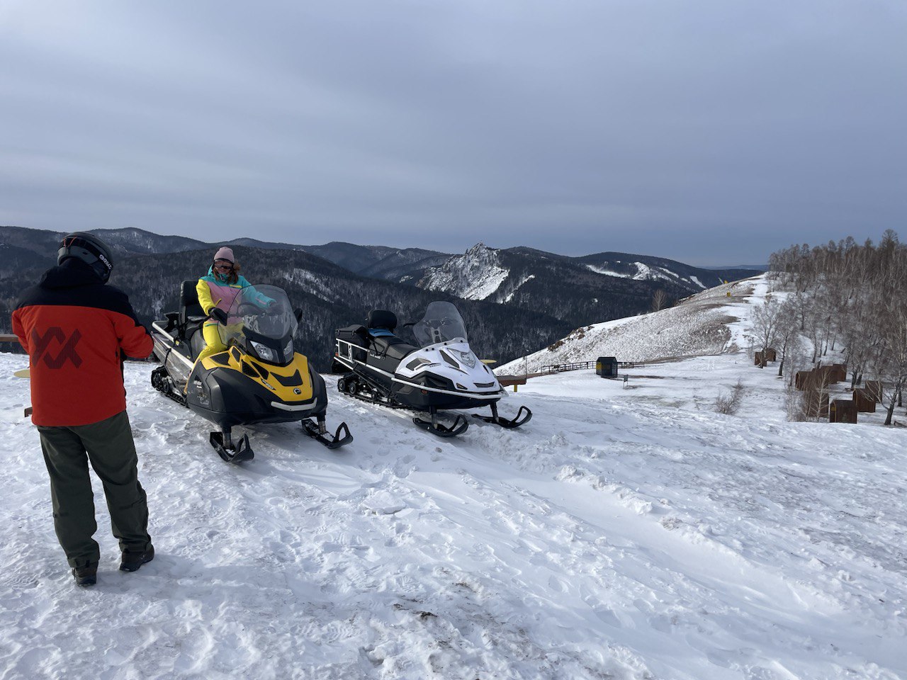 Катание на снегоходе: скала Арка и Базайская видовка