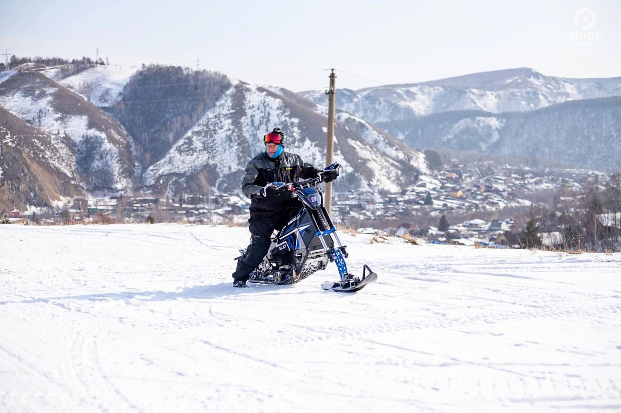 Прогулка на снегоходах для компании + отдых в беседке