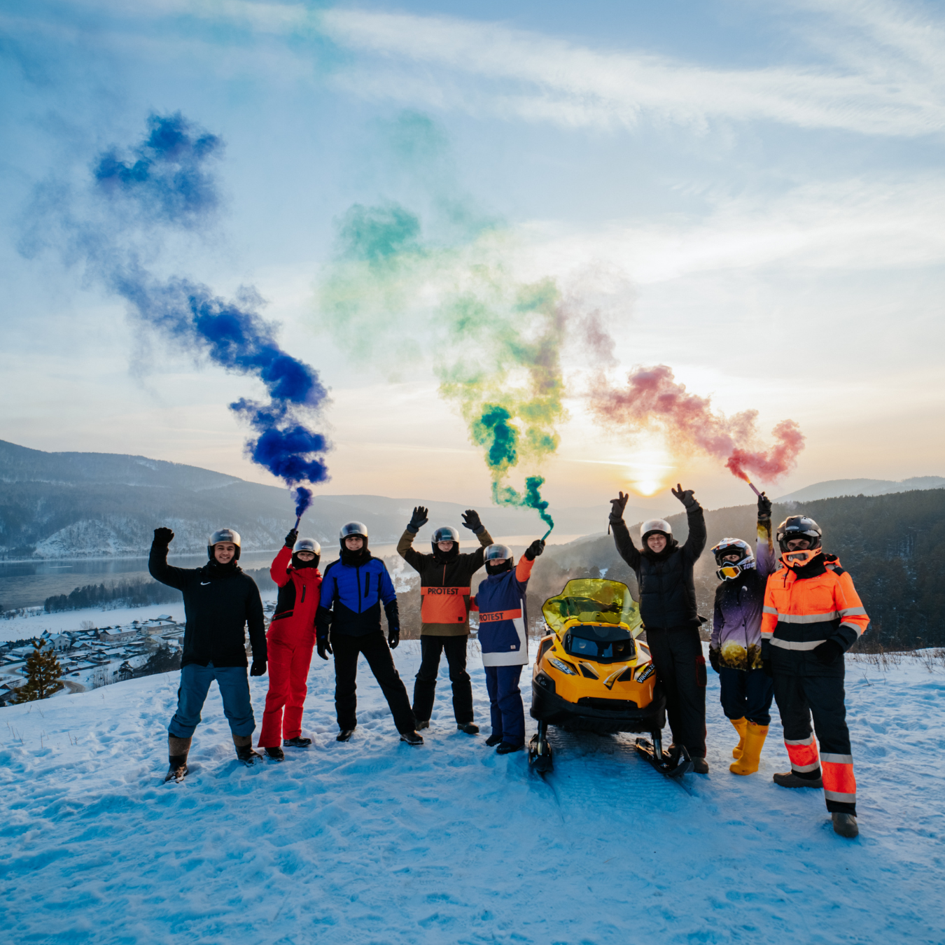 Тур на снегоходах: горячее питание + костёр