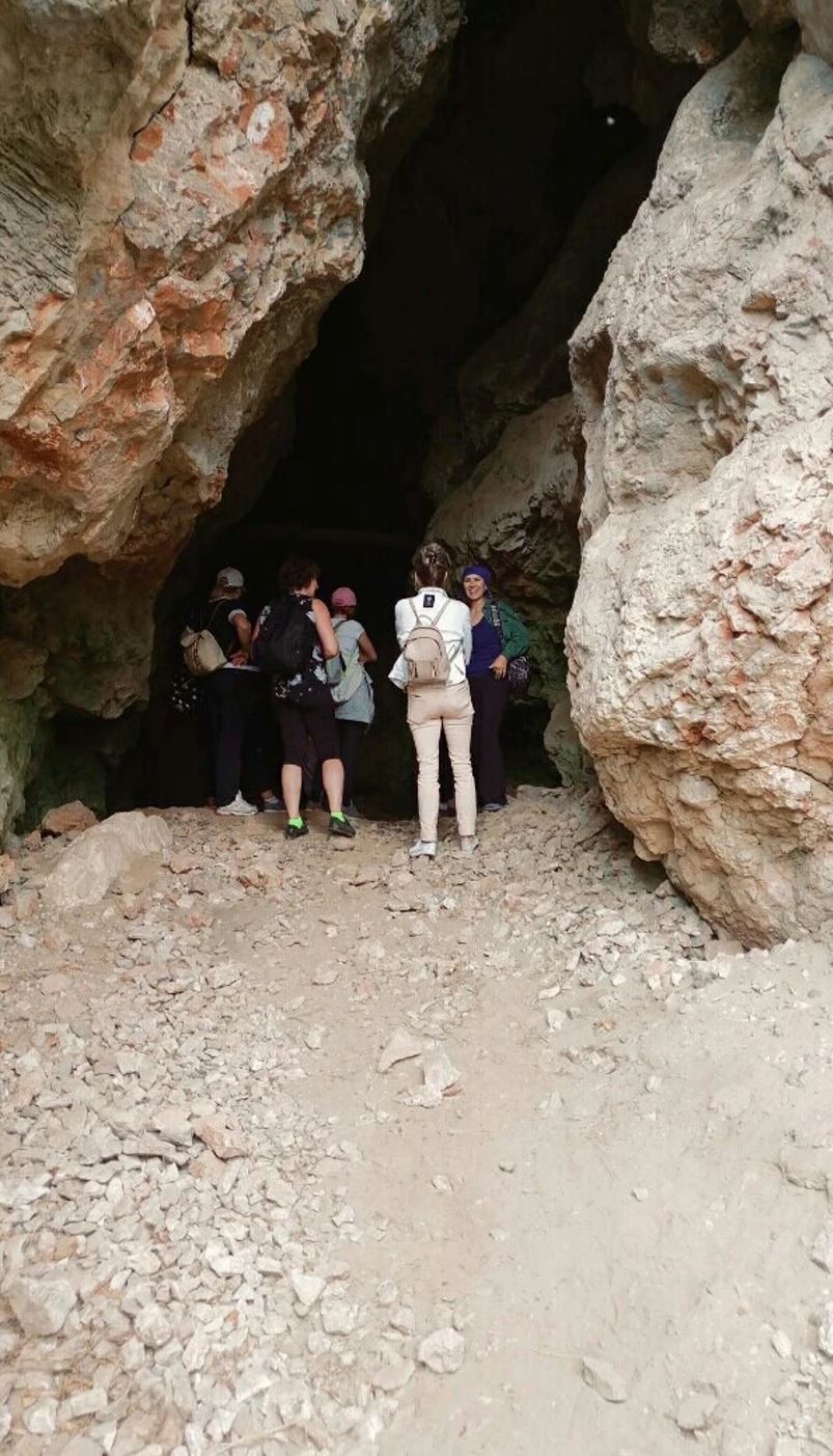 Прогулка на катере до пещеры Еленёва