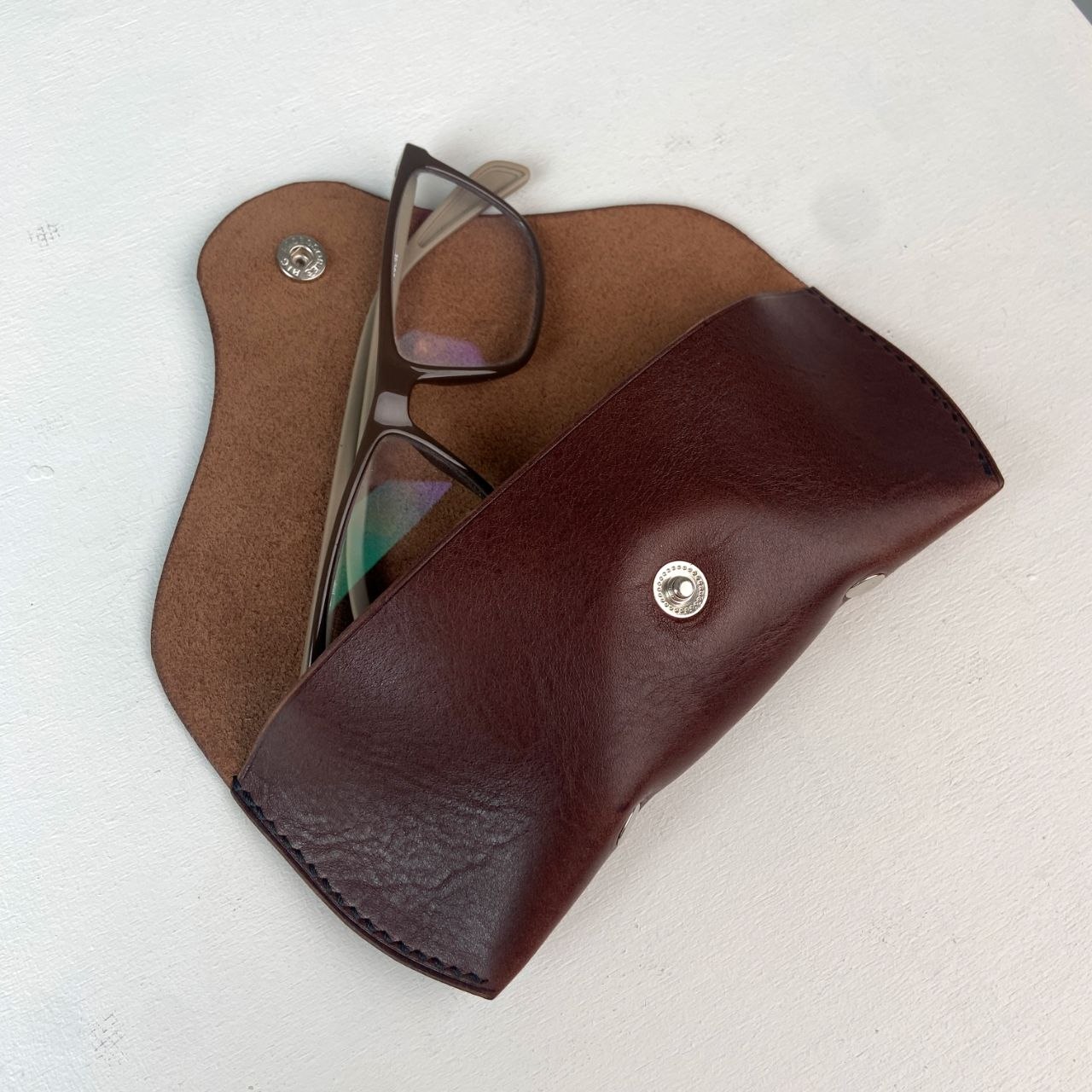 Мастер-класс по изготовлению футляра для очков из натуральной кожи