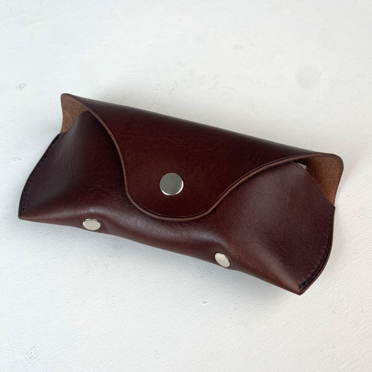 Мастер-класс по изготовлению футляра для очков из натуральной кожи