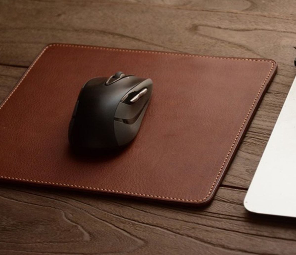 Кожевенный мастер-класс "Коврик для компьютерной мыши"