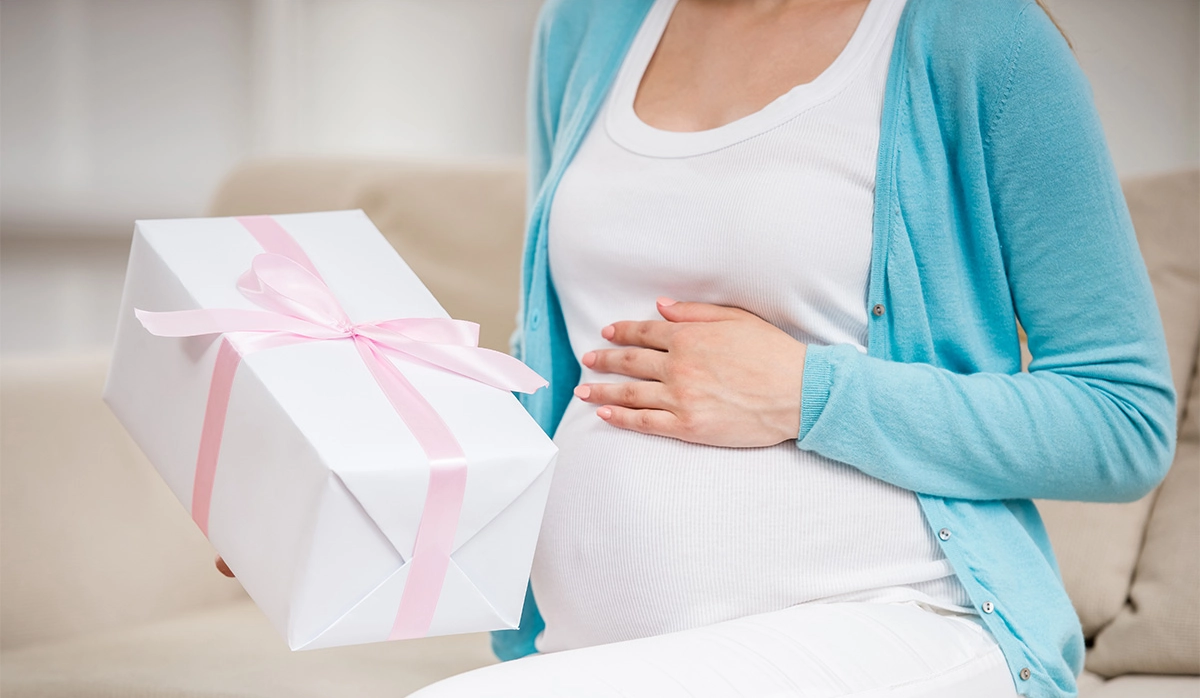 5 идей подарков для беременной подруги